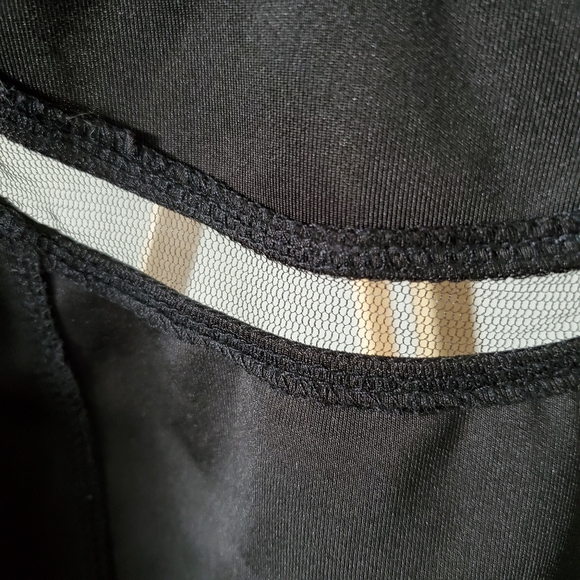 TOBI Mesh Crop Top - Picture 5 of 9